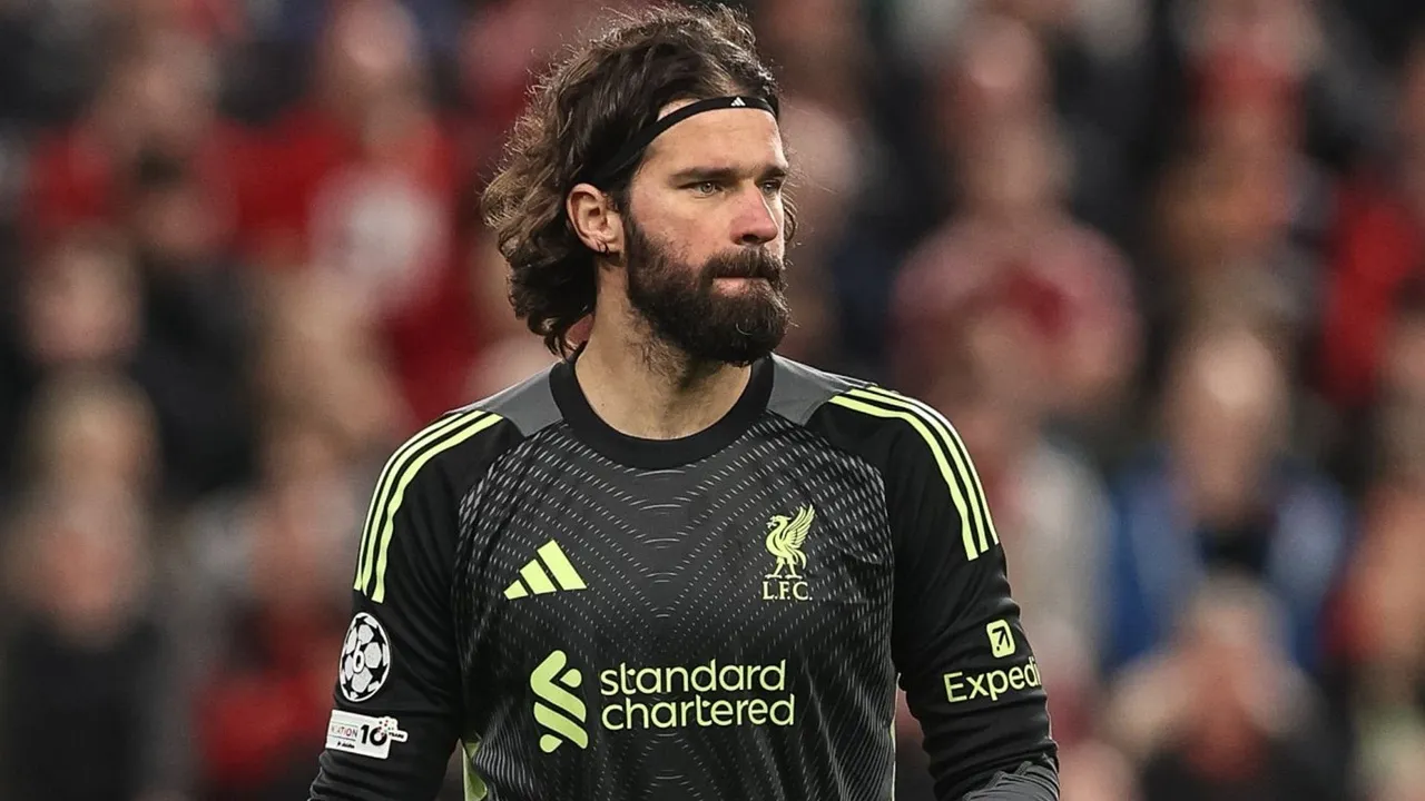 Juventus Gagal Bajak Alisson dari Liverpool, Romano Konfirmasi Kiper Brasil Tetap di Anfield hingga 2027