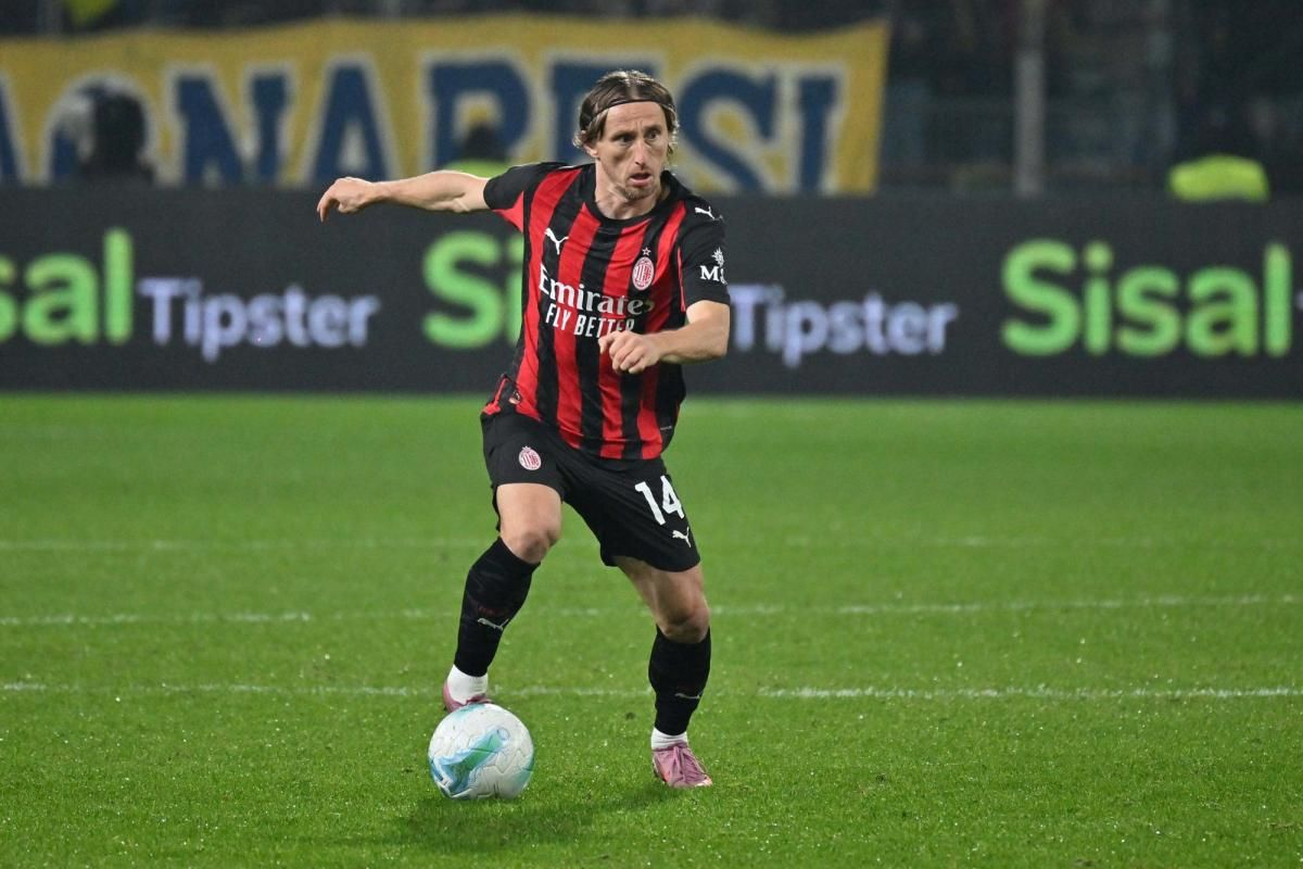 Luka Modric Resmi Perpanjang Kontrak di AC Milan hingga Juni 2027