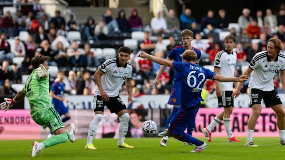 Rosenborg vs Man Utd: Setan Merah Menang Telak 5-0, Pemain Muda Bersinar